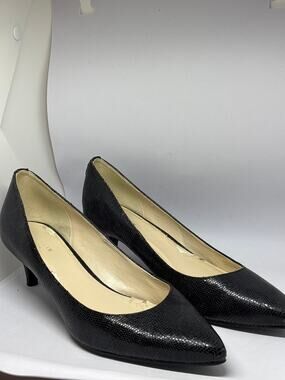 Cole Haan Black Textured Leather Low Heel Pumps Pointed Toe Women's Size 9B